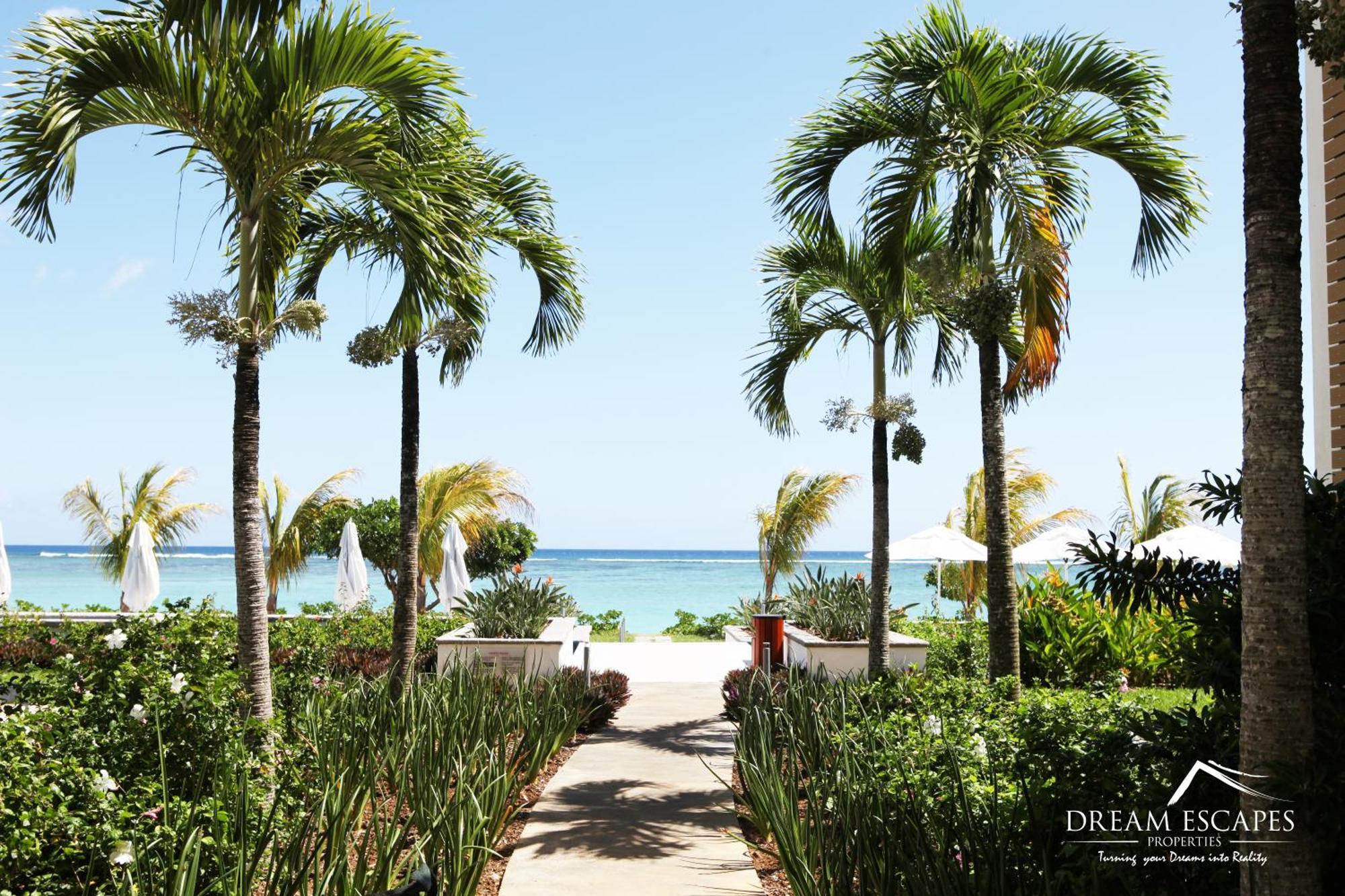 Cap Ouest Luxury Beachfront Flic-en-Flacq Dış mekan fotoğraf